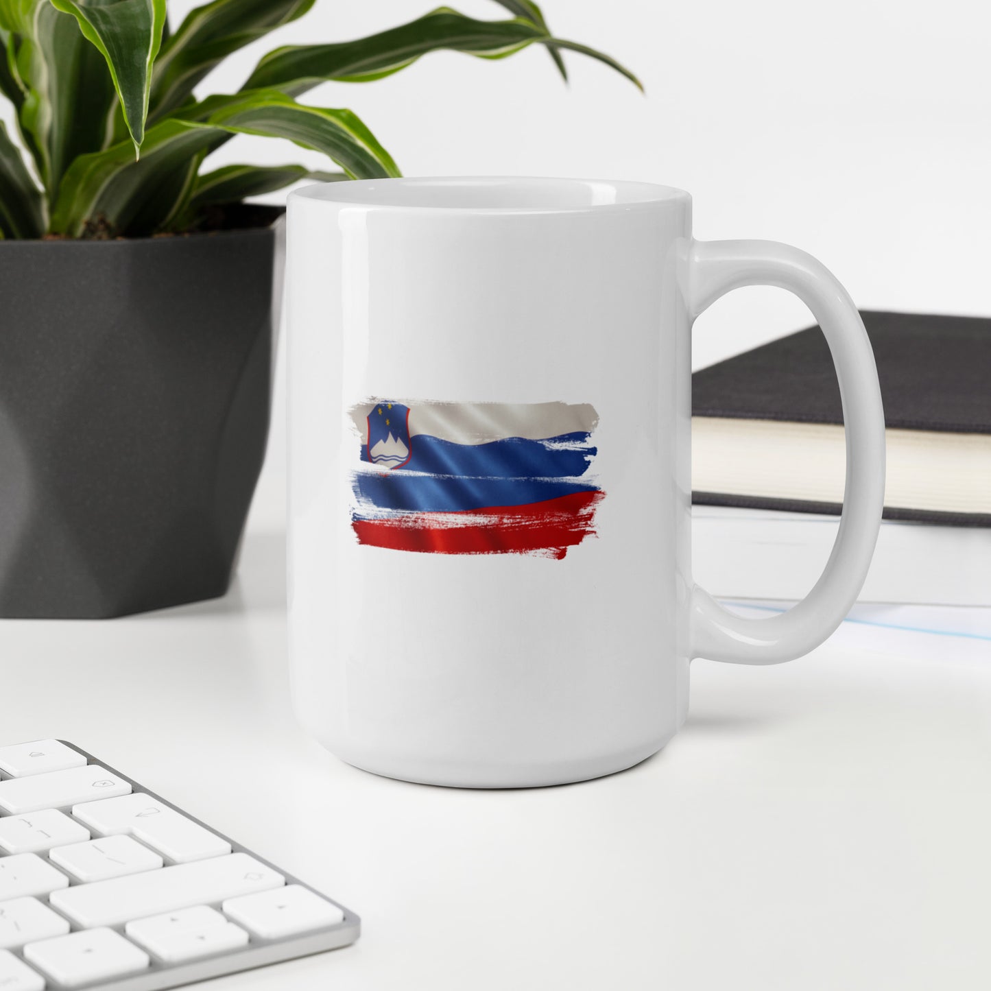 Skodelica bela - SLOVENSKA ZASTAVA