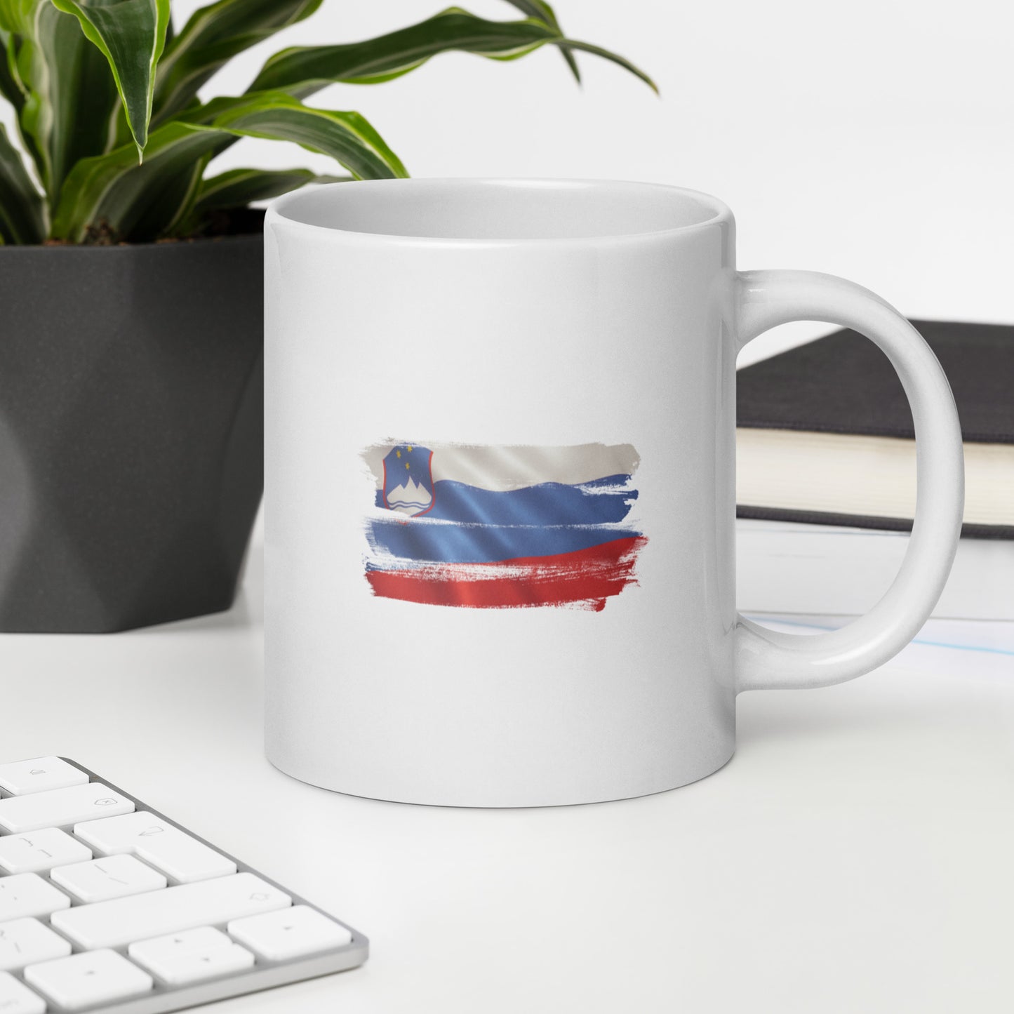 Skodelica bela - SLOVENSKA ZASTAVA