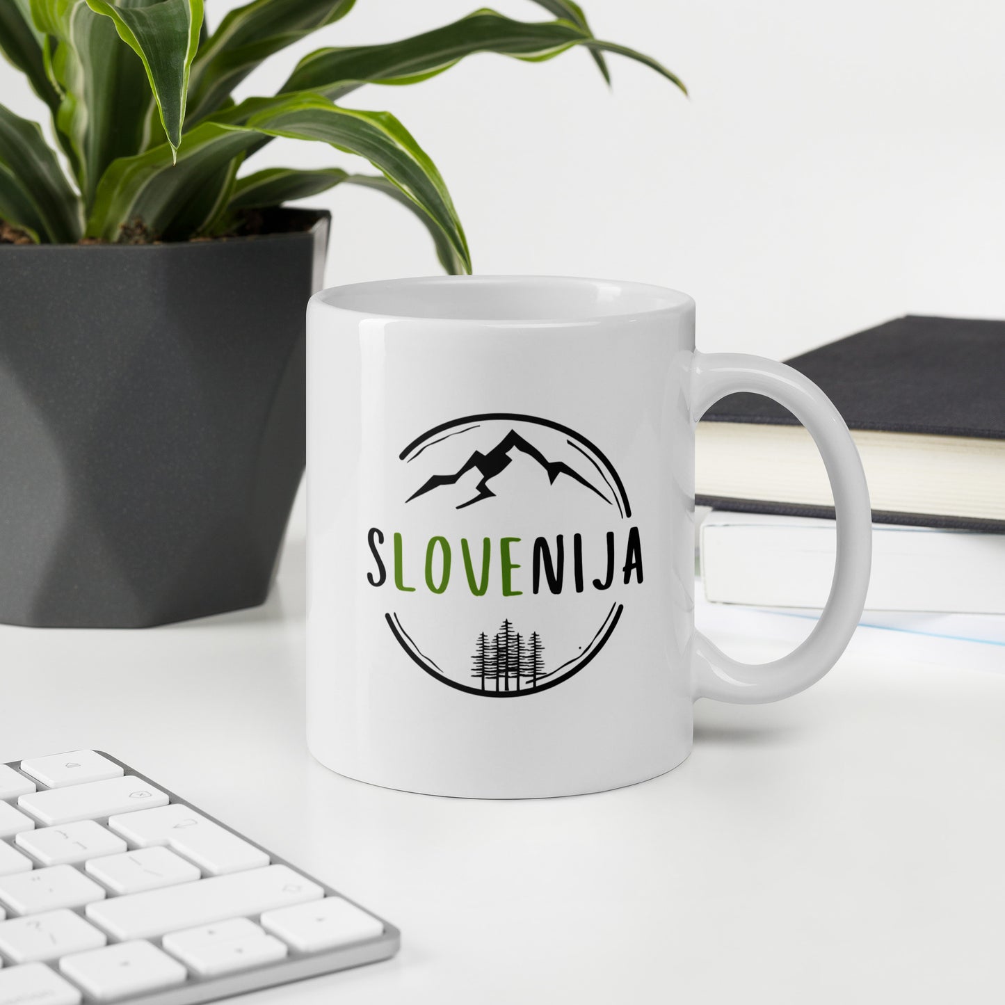 Skodelica bela - sLOVEnija Triglav