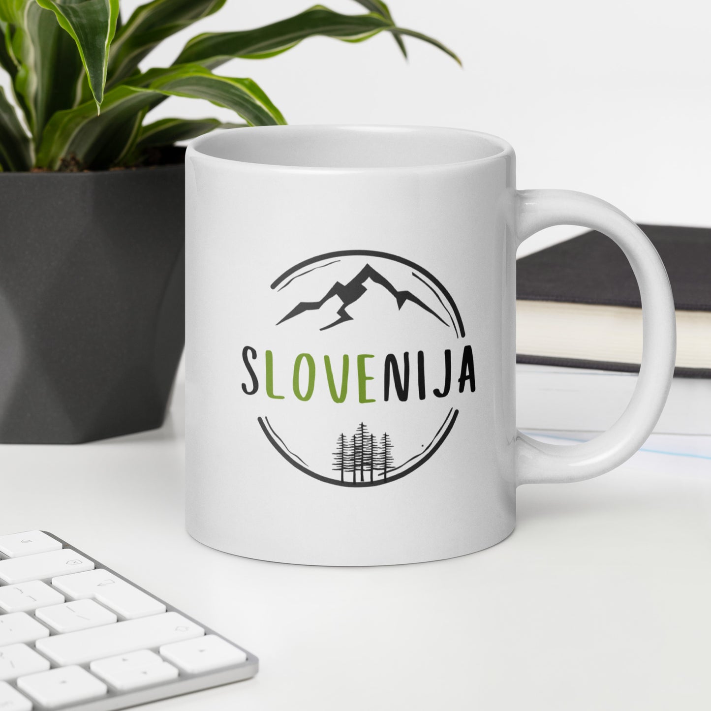 Skodelica bela - sLOVEnija Triglav